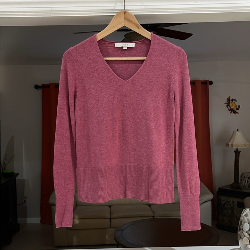 LOFT Women’s Long SleeveV-Neck Sweater Size XS